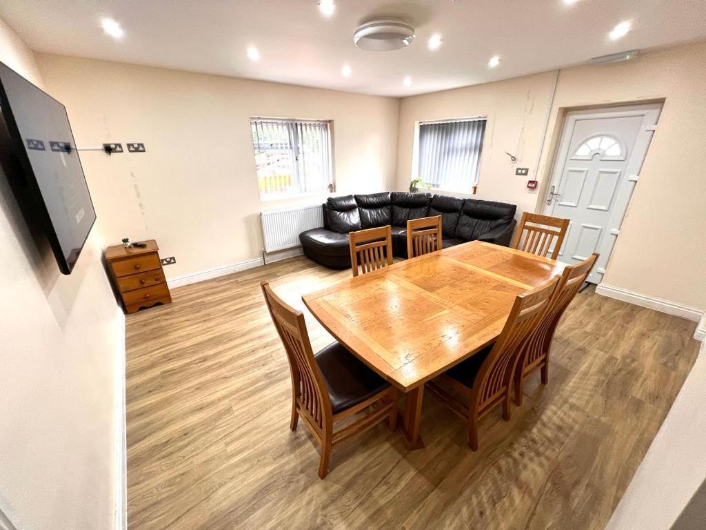 Appartement Nines Of Elegance At Castle Road à Birmingham Extérieur photo